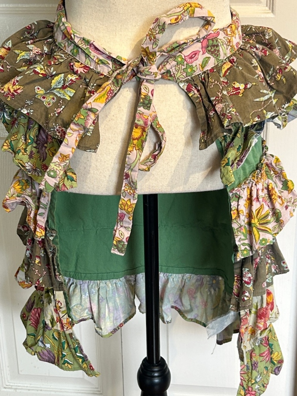 Vintage Multi Fabric Ruffled Apron - Picture 3 of 5